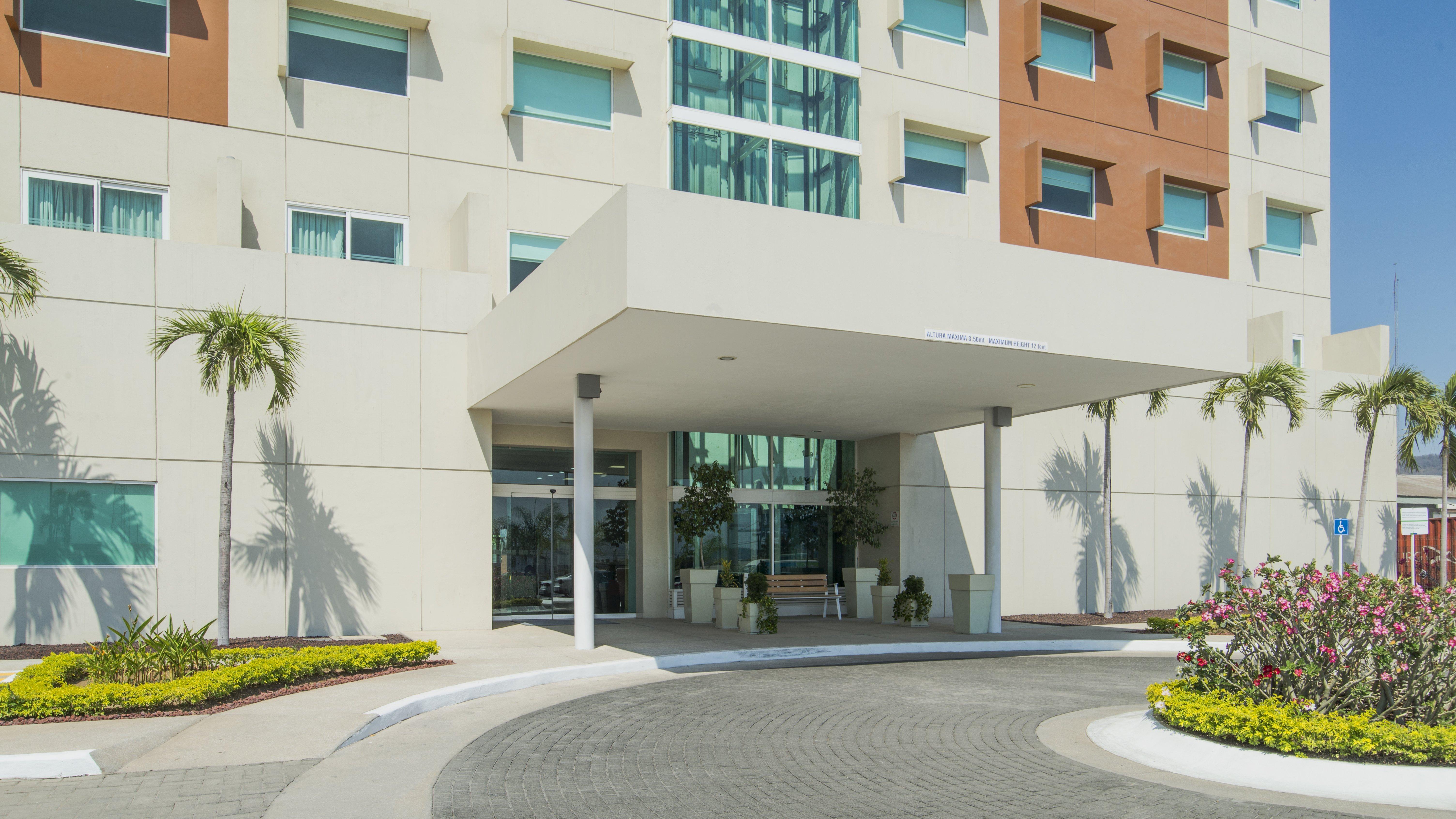 Holiday Inn Express Manzanillo By Ihg Ngoại thất bức ảnh