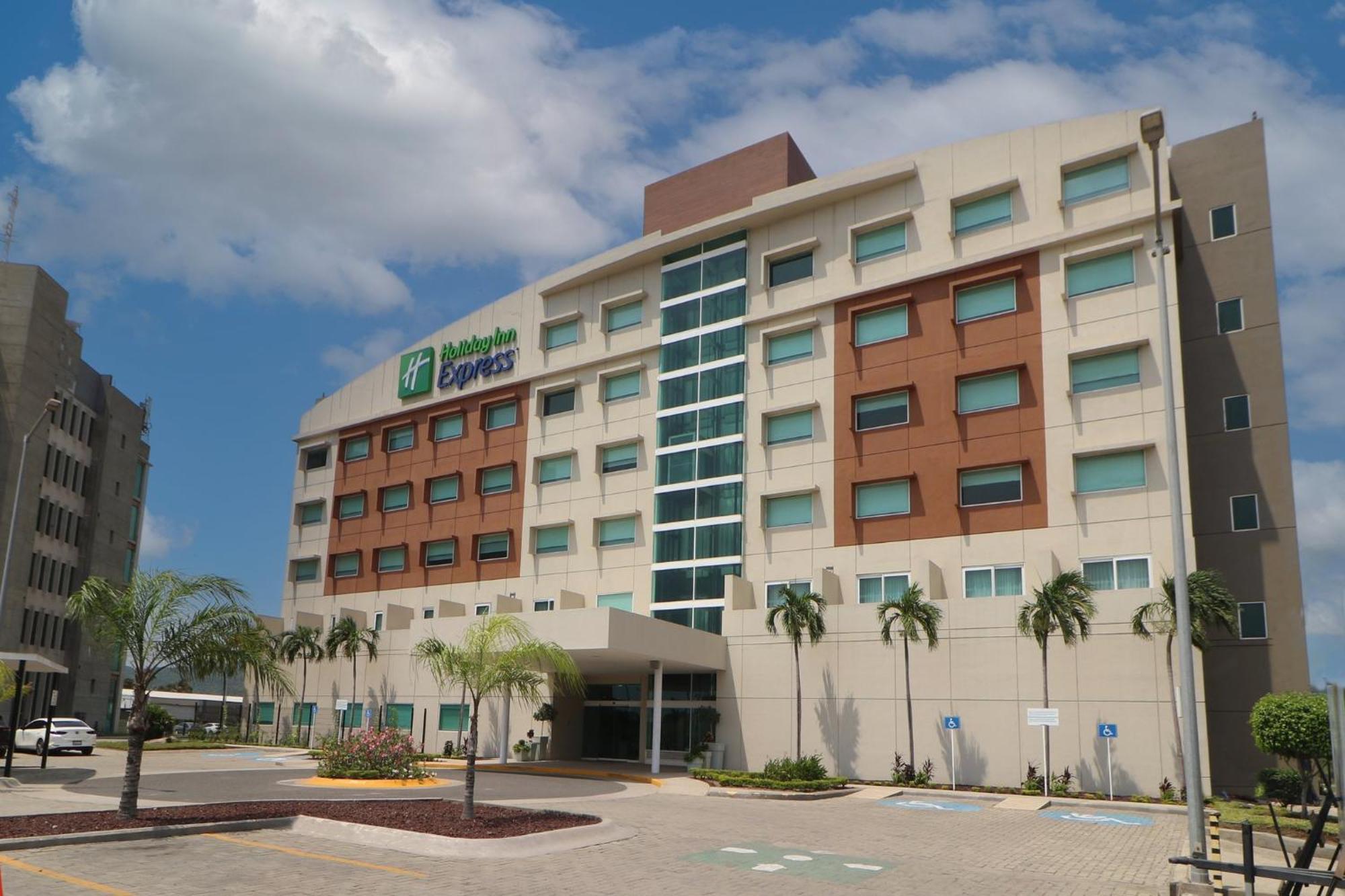 Holiday Inn Express Manzanillo By Ihg Ngoại thất bức ảnh