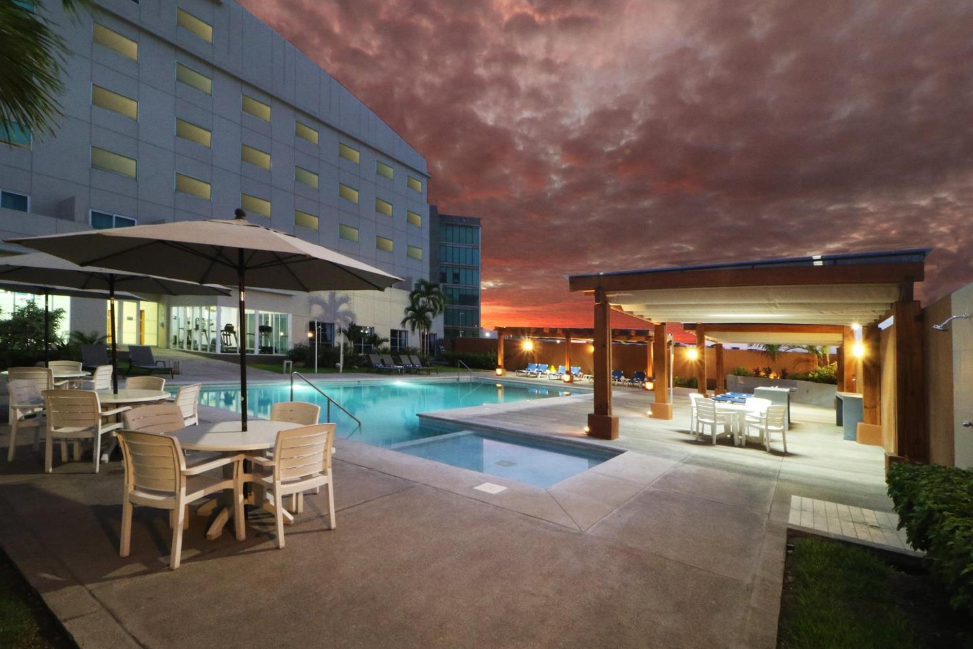 Holiday Inn Express Manzanillo By Ihg Ngoại thất bức ảnh