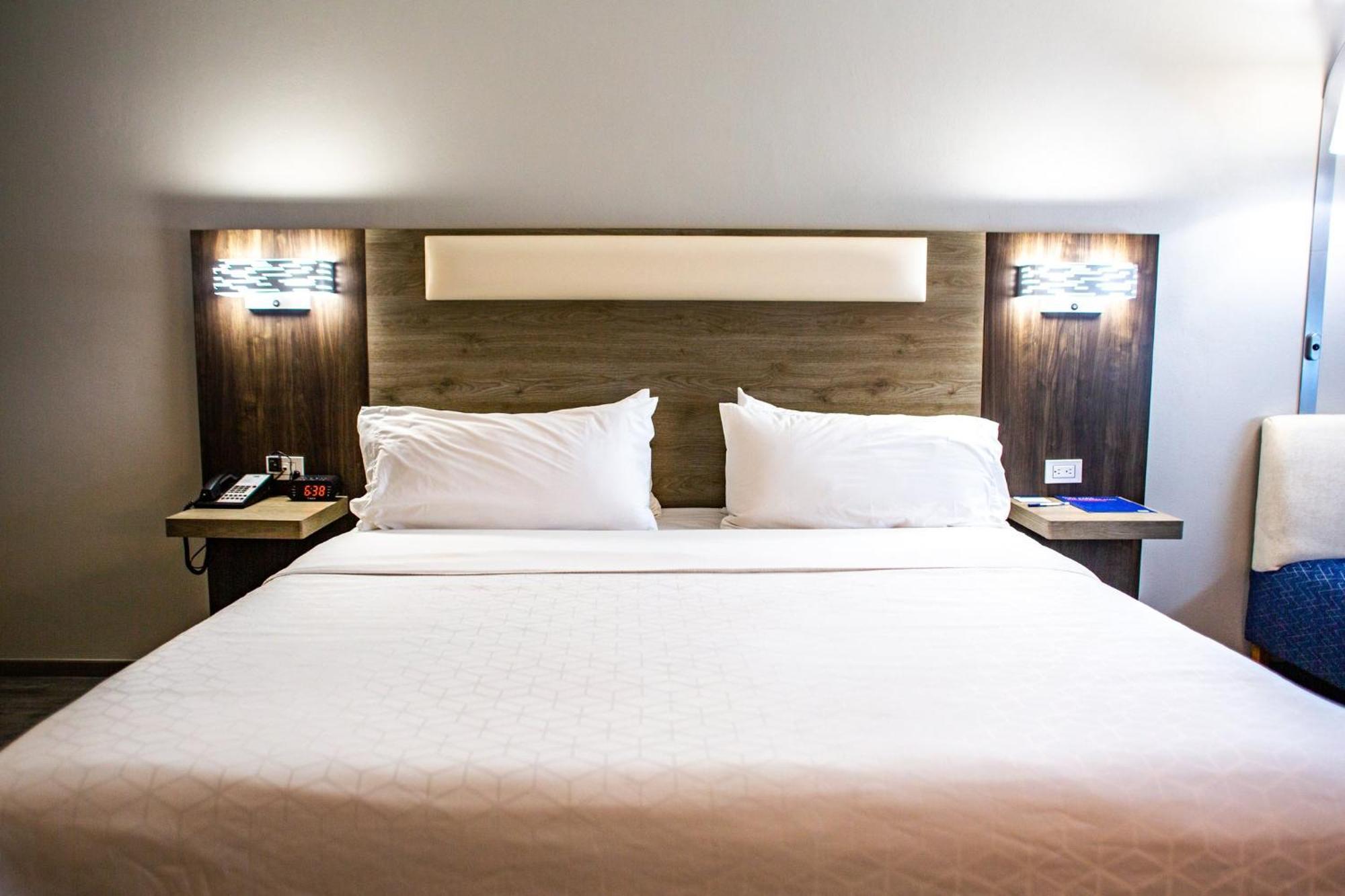 Holiday Inn Express Manzanillo By Ihg Ngoại thất bức ảnh