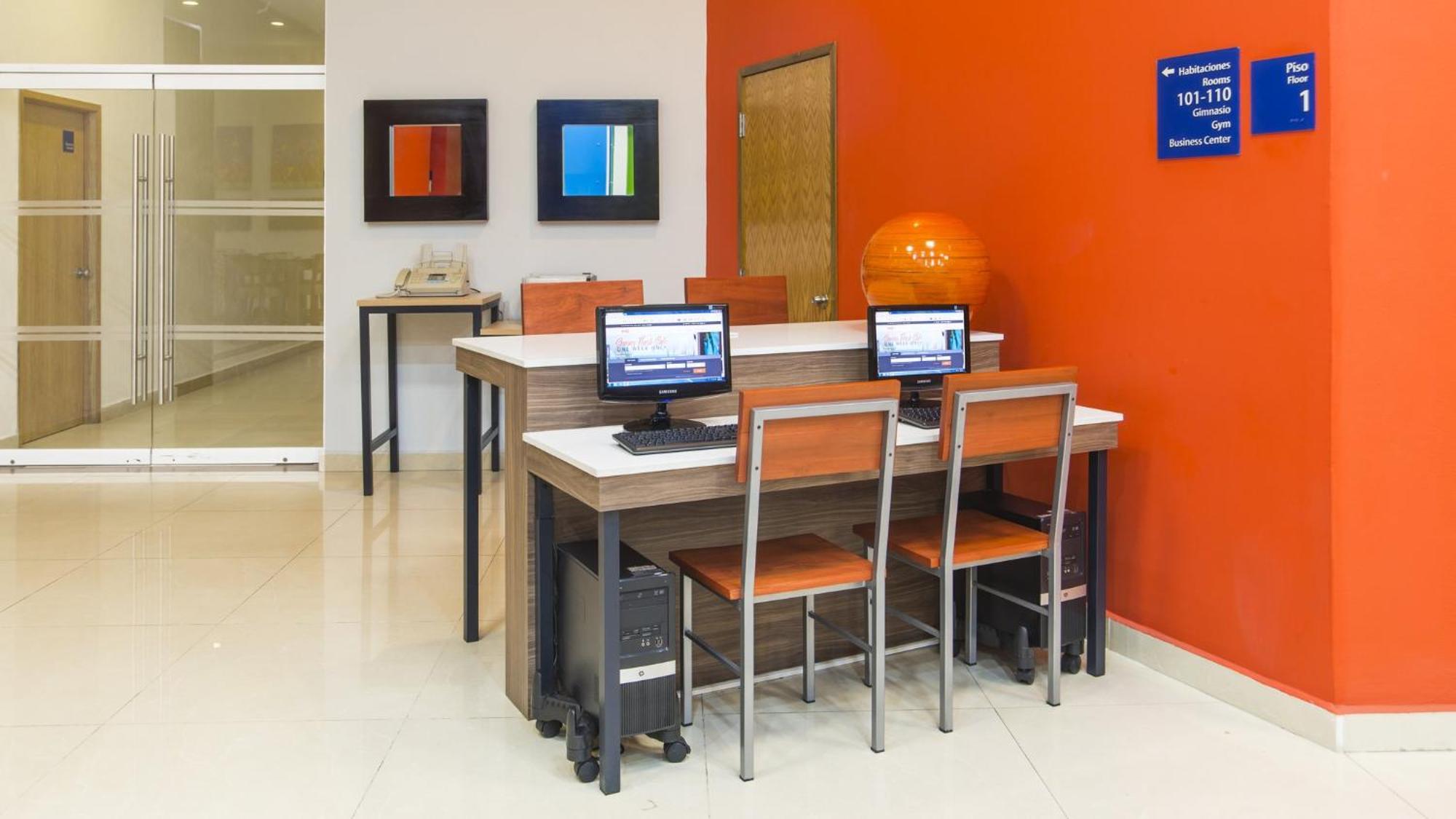 Holiday Inn Express Manzanillo By Ihg Ngoại thất bức ảnh