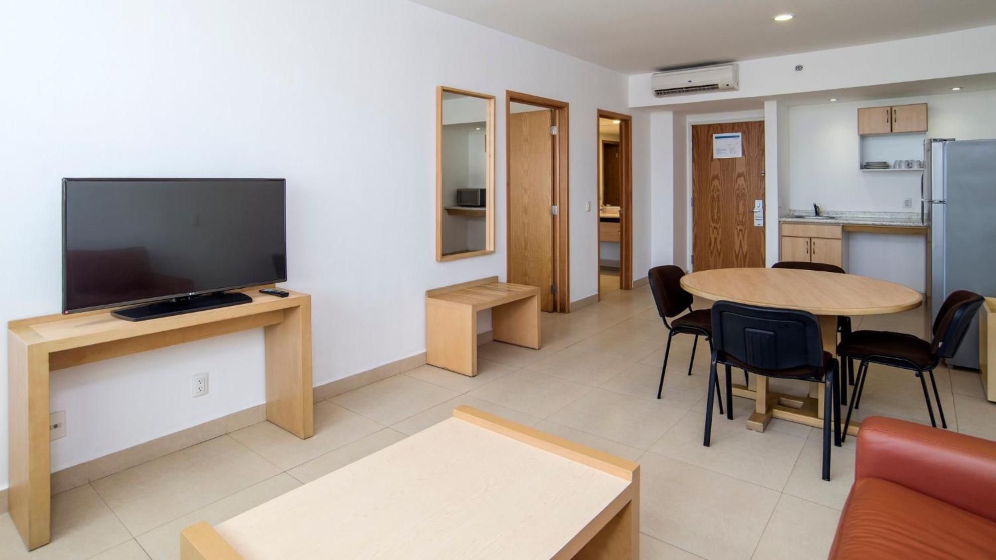 Holiday Inn Express Manzanillo By Ihg Ngoại thất bức ảnh