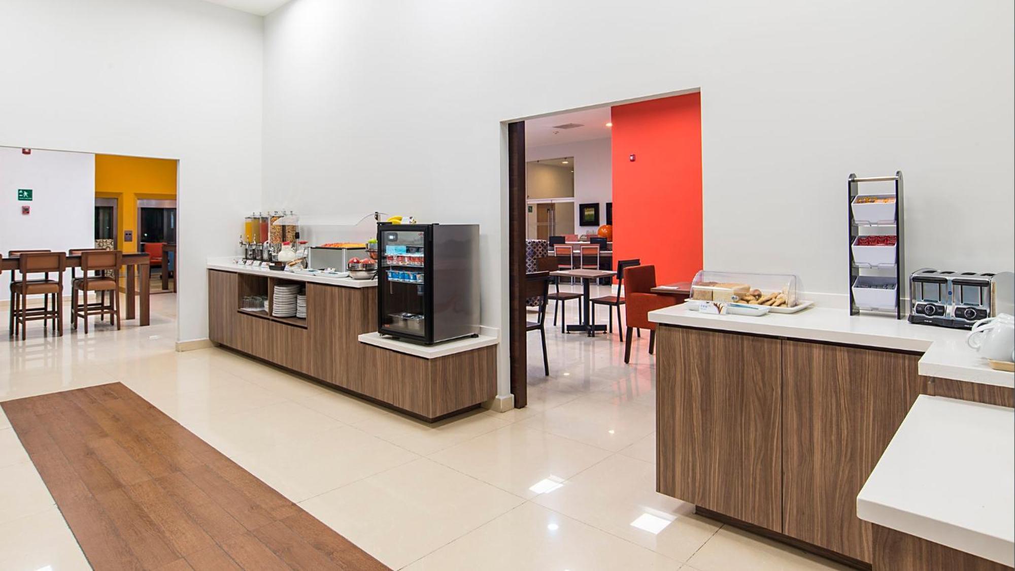 Holiday Inn Express Manzanillo By Ihg Ngoại thất bức ảnh