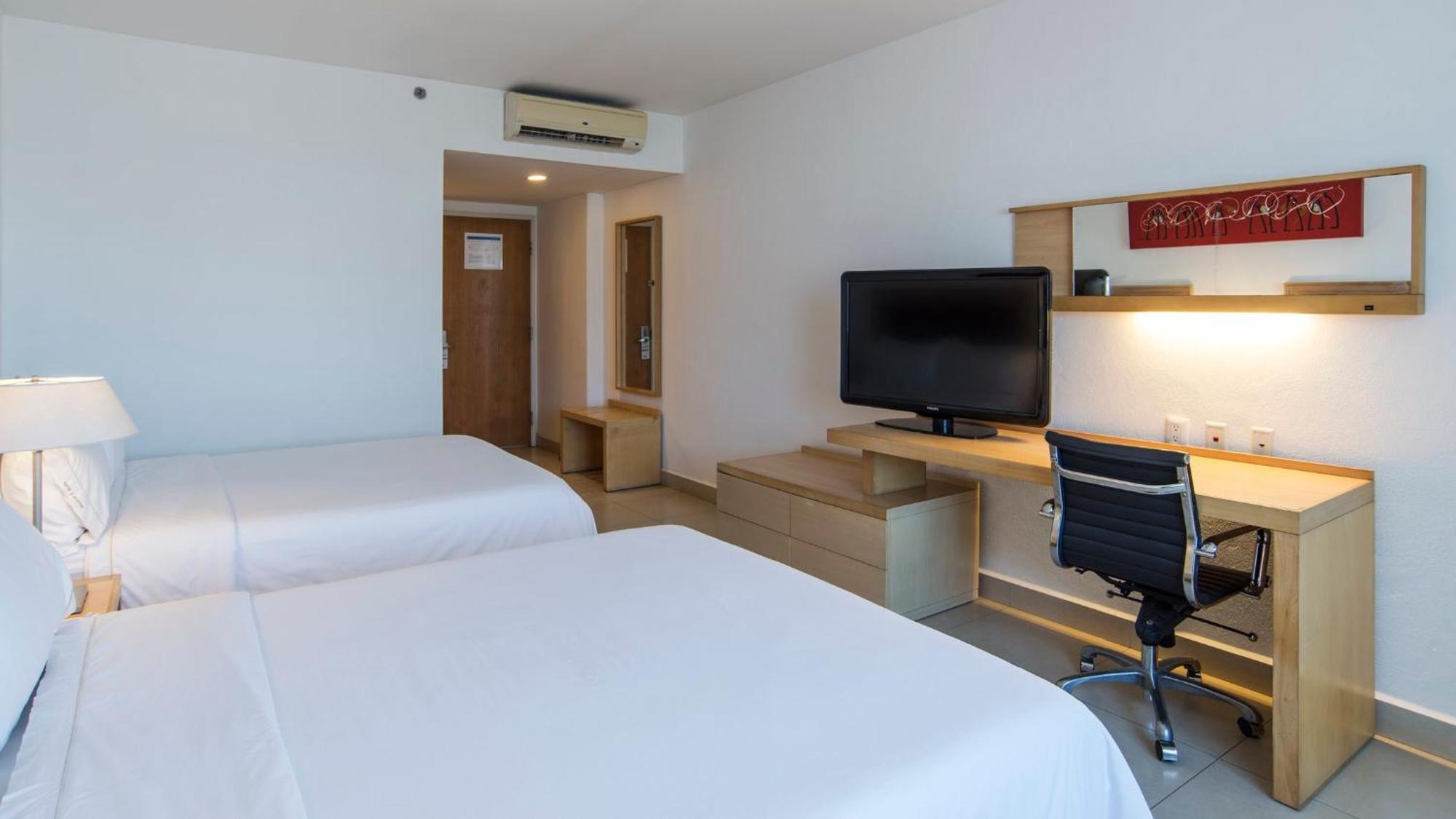 Holiday Inn Express Manzanillo By Ihg Ngoại thất bức ảnh